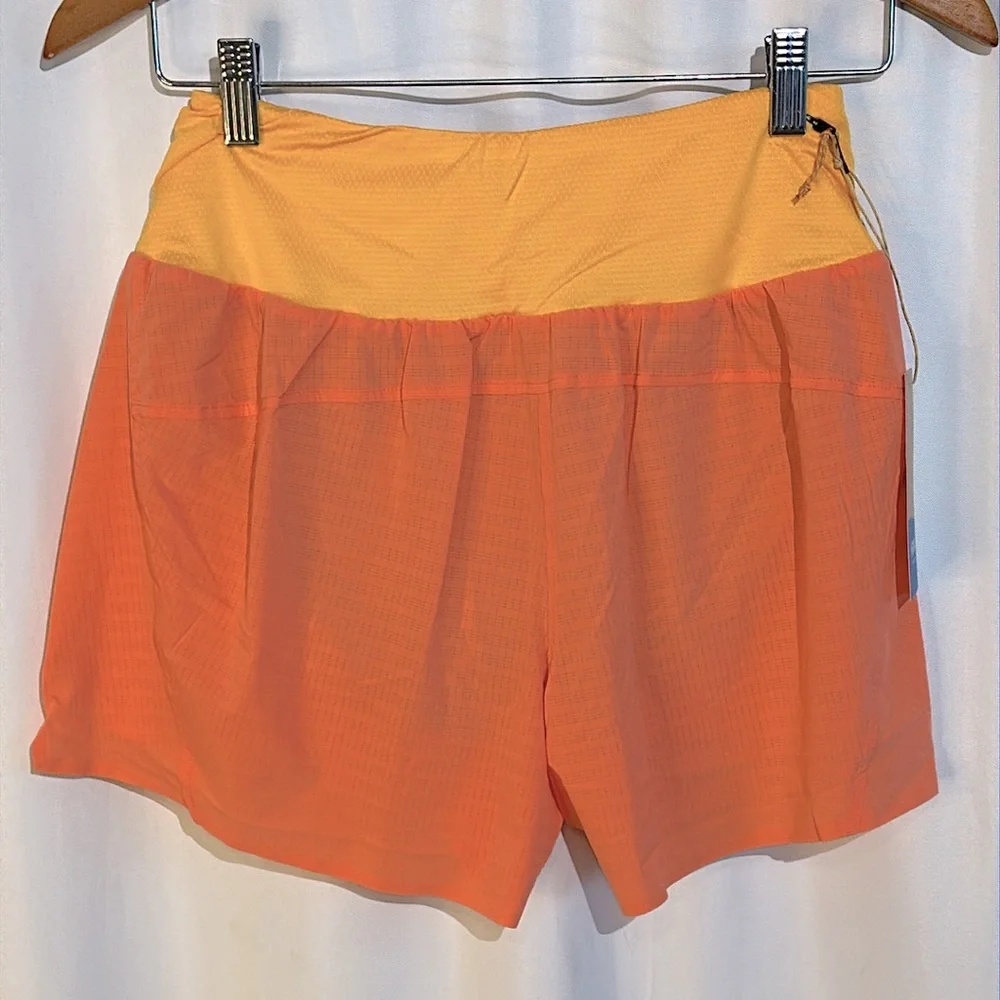 NEW Hoka Women's Glide Shorts Size Small - Picture 3 of 6